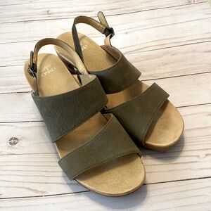 Dansko sandals with hole in the heel- olive green - size 39!